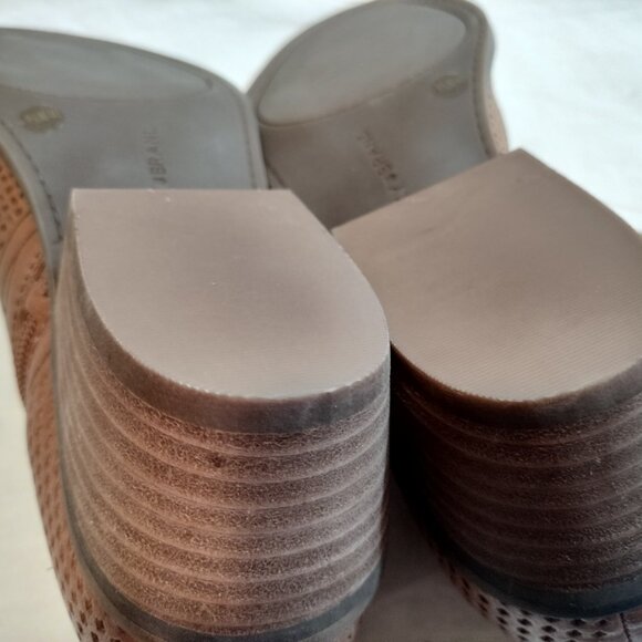 Lucky Brand Feyan Ankle Boot - Picture 9 of 11